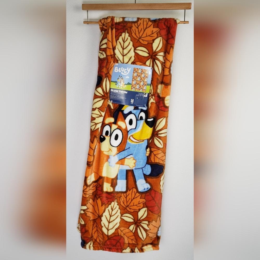 Bluey & Bingo Autum Leaves Plush Throw Blanket 50" x 70" Cozy Harvest Fall